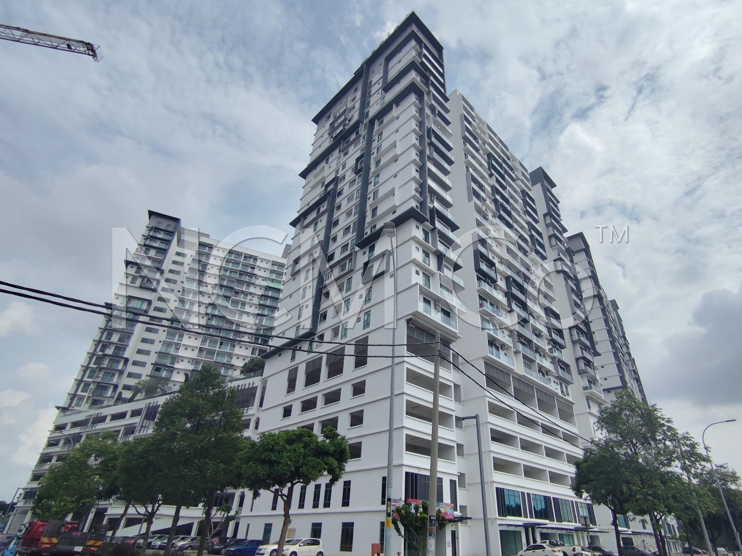 Service Apartment, Corner Lot