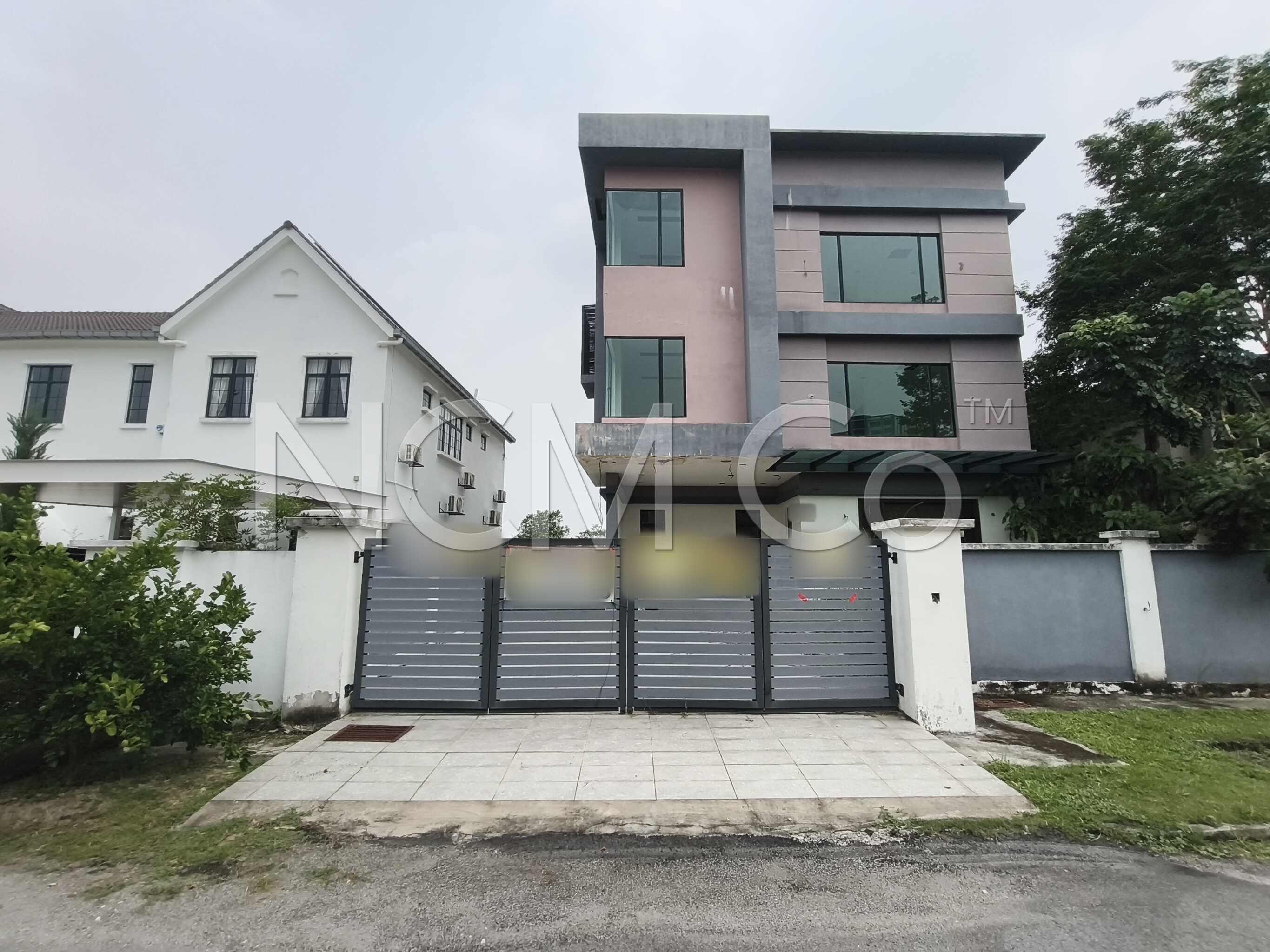 3 Storey Detached House
