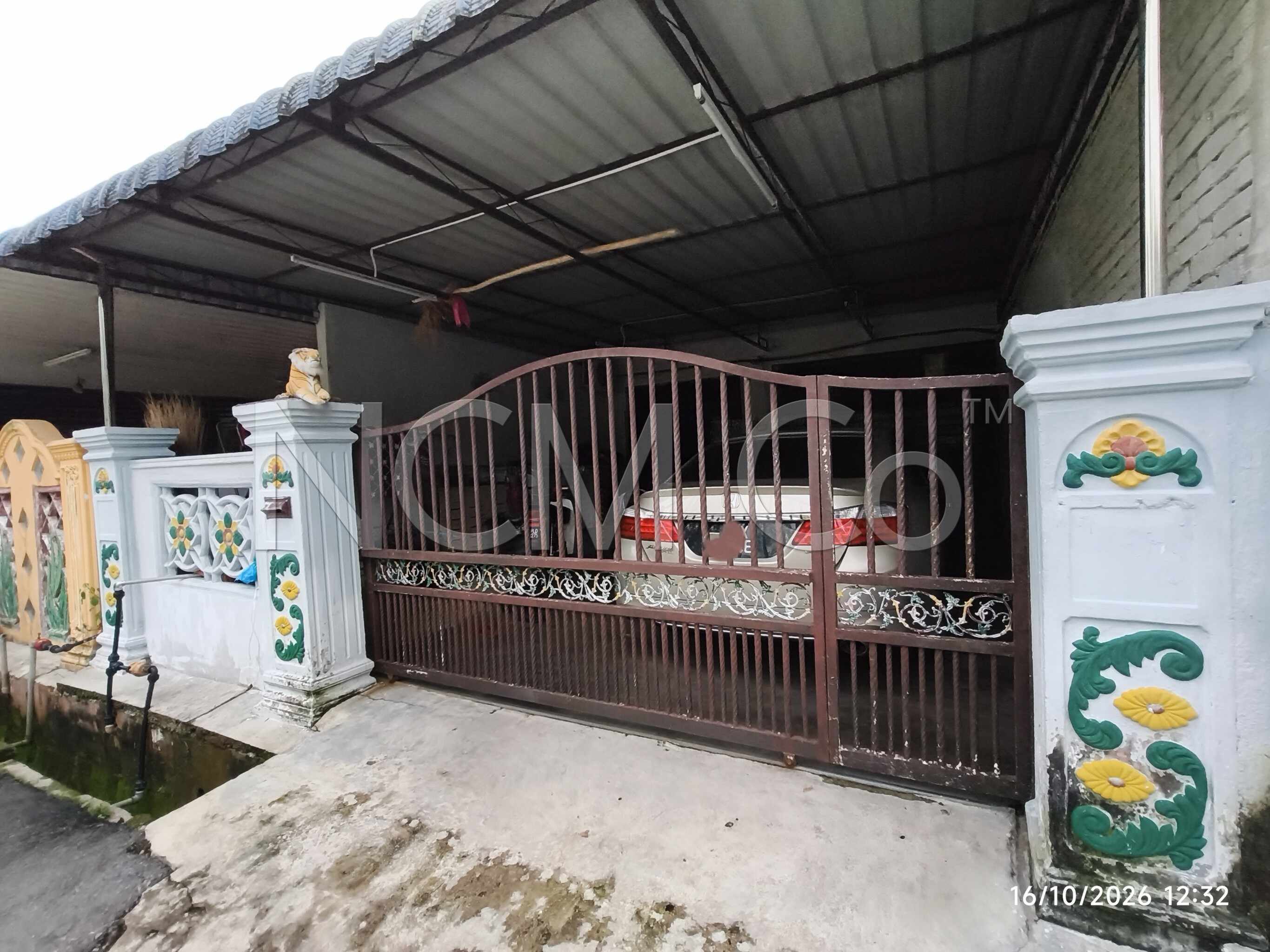 1 Storey Terrace House, Intermediate