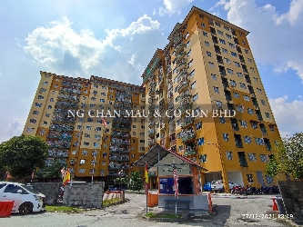 3 Bedroom Sri Pinang Villa Apartment 3 min to Cempaka LRT Station & Galaxy Ampang Mall; 6 min to Lotus's Ampang (Tesco)