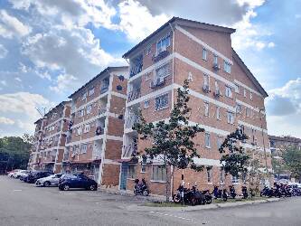 Puri Pesona Apartment, Medium Cost [7 min to UTAR Sungai Long Campus & Sungai Long Night Market; 10 min to BMC Mall]