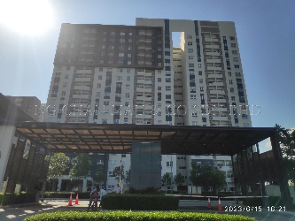 Apartment, End Lot