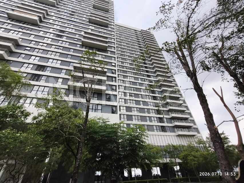 Service Apartment, End Lot