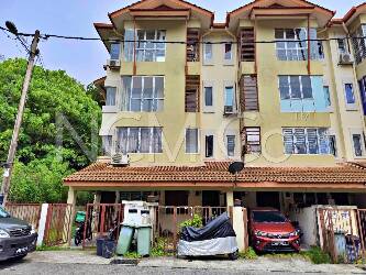 Town House, End Lot