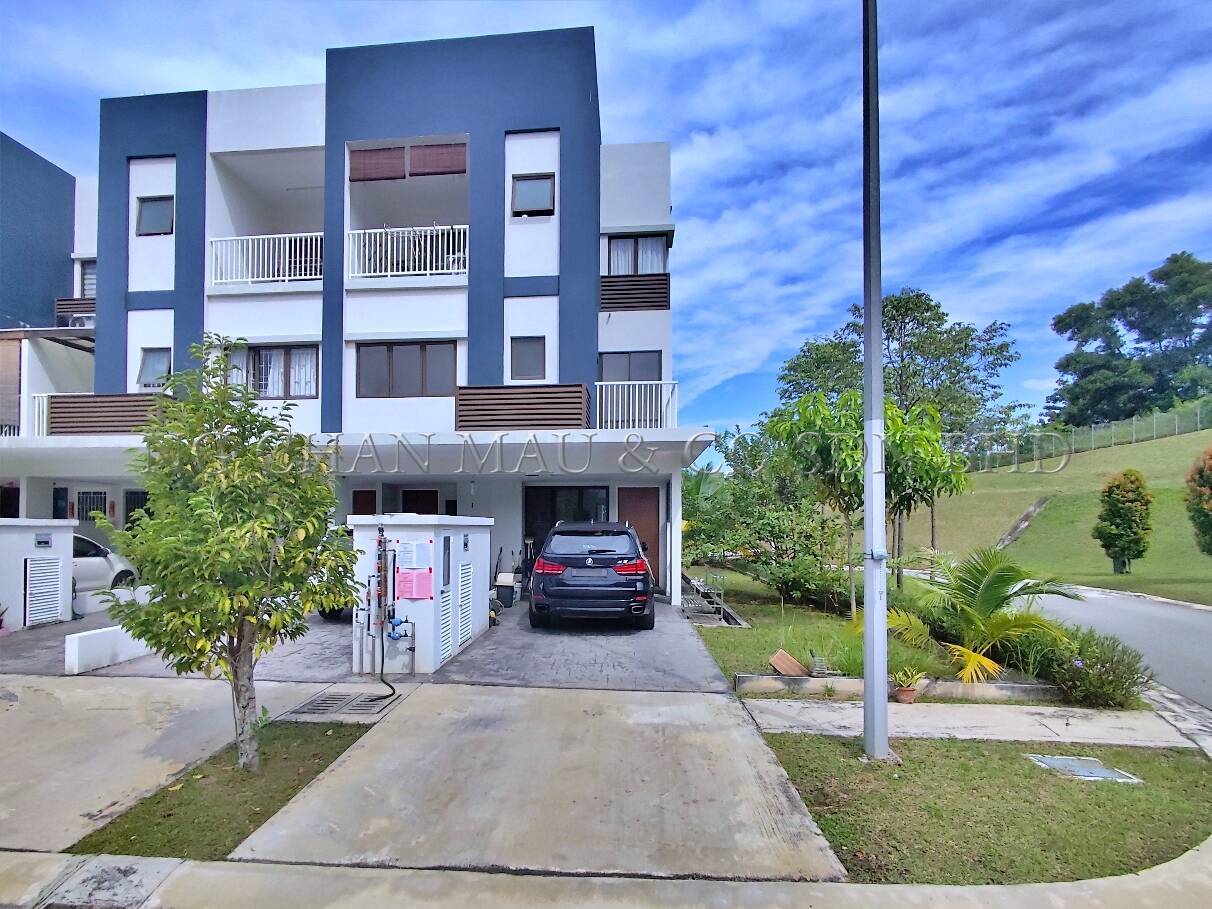 Duplex Town House With Extra Land, End Lot
