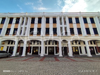3 Storey Shop Office, Intermediate