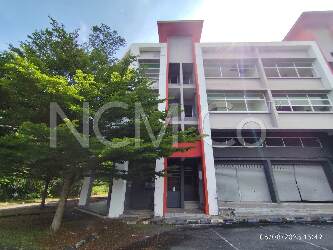 3 Storey Shop Office, Corner Lot