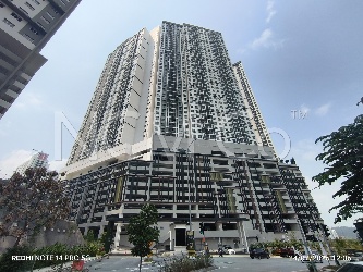 Condominium, End Lot