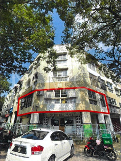 Office Unit, Corner Lot