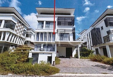 3 Storey Detached House with a lower ground floor