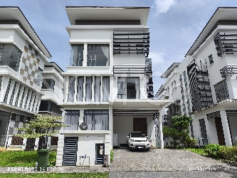 3 Storey Detached House with a lower ground floor