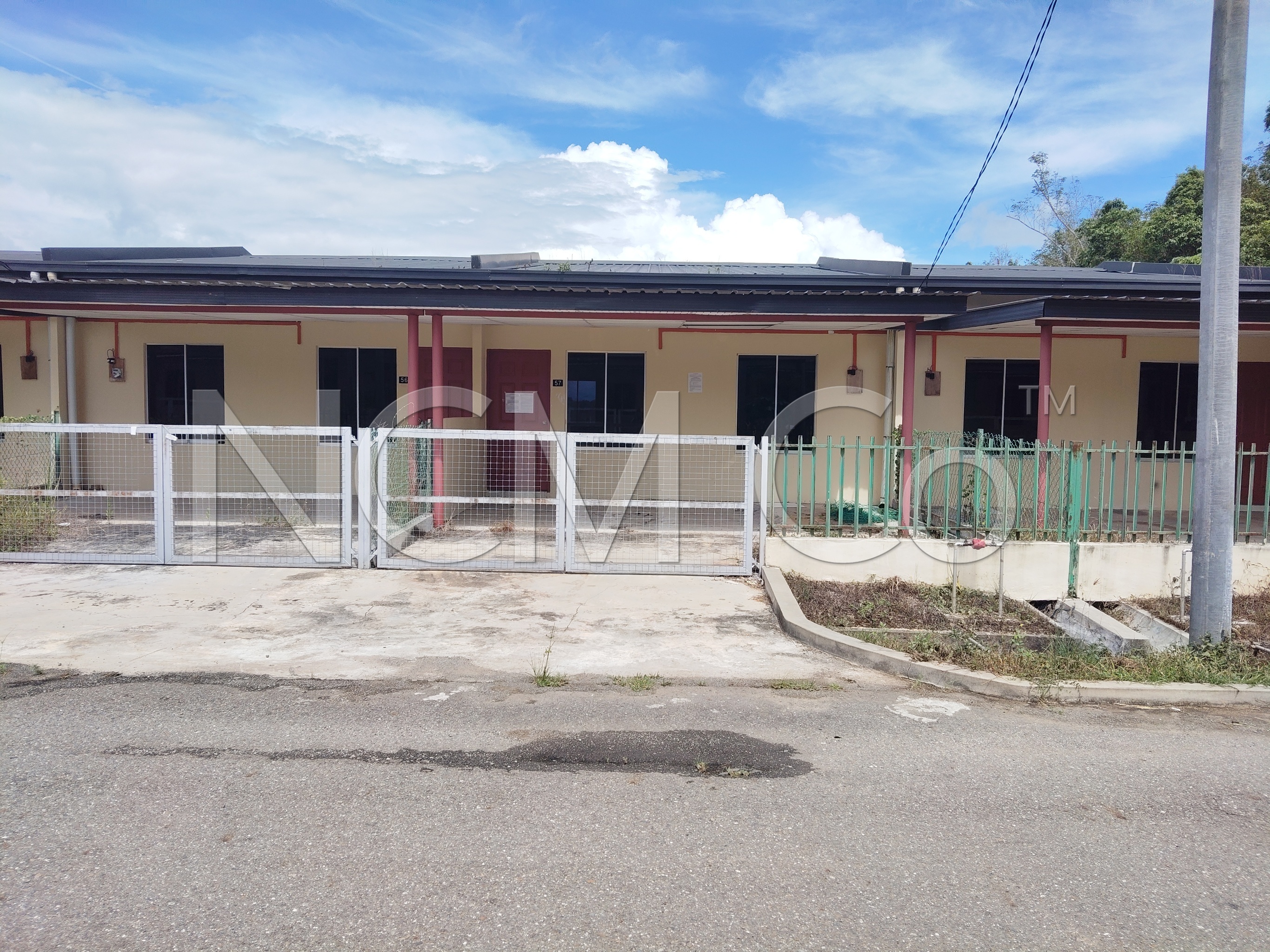 1 Storey Terrace House, Intermediate