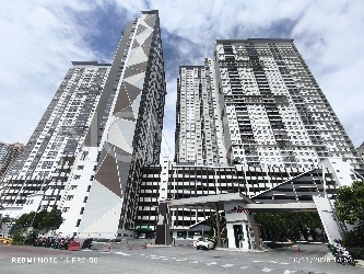 Apartment, Corner Lot