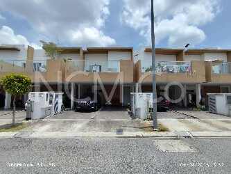 Town House (Upper Unit)