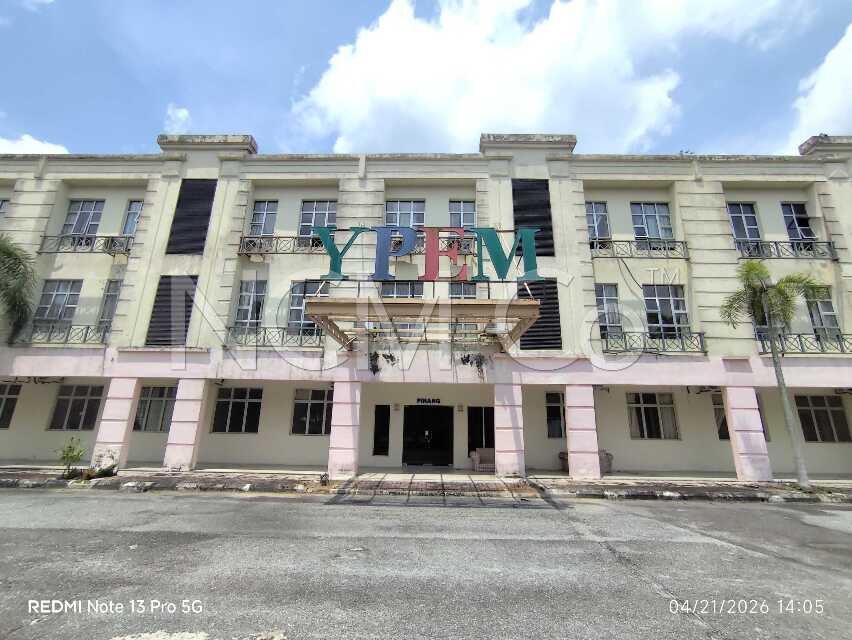 Studio Service Apartment
