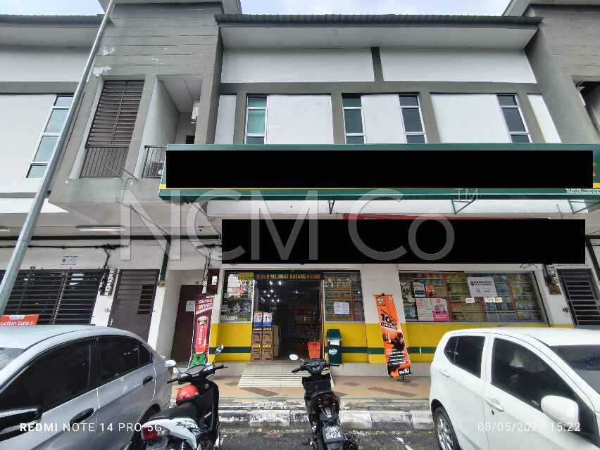 2 Storey Shop Office together with a level of basement floor