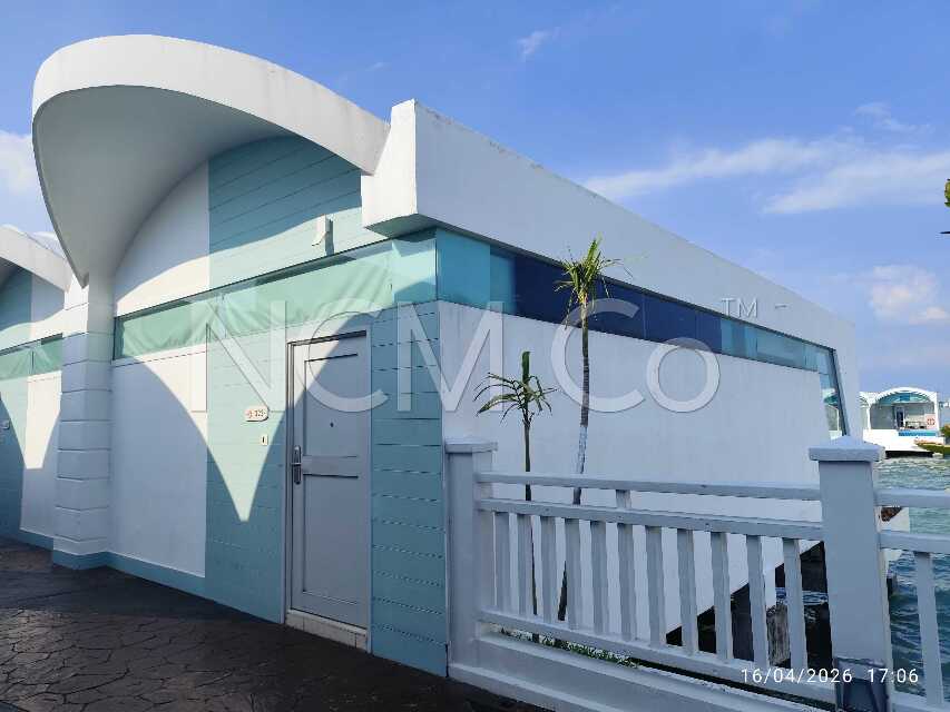 Water Chalet, Corner Lot