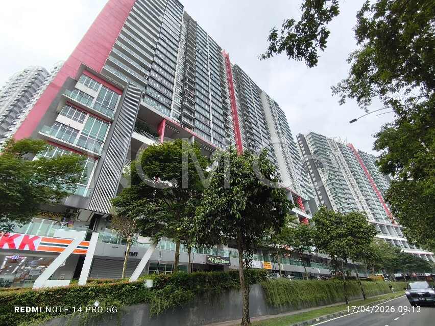 Service Apartment, Corner Lot