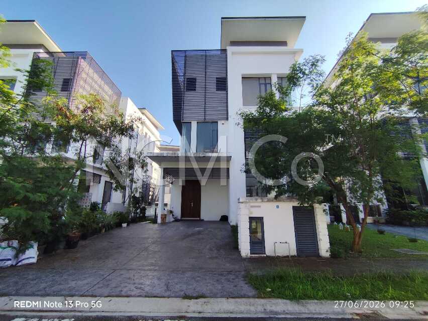 3.5 Storey Bungalow House
