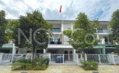 2.5 Storey Terrace House, Intermediate