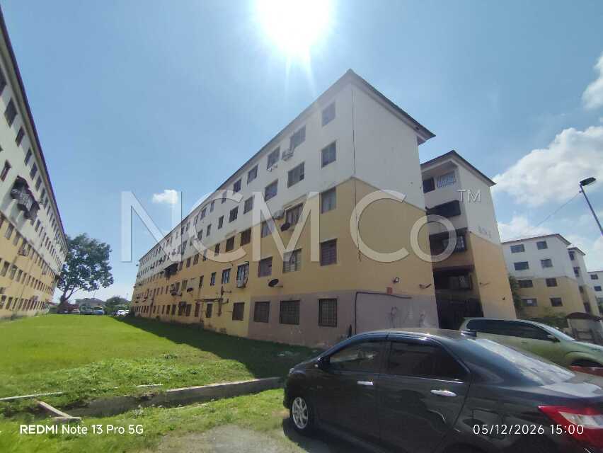 Apartment, Corner Lot