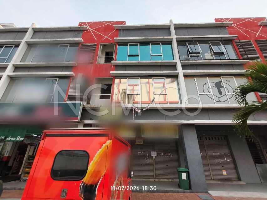 3 Storey Terrace Shop Office, Intermediate