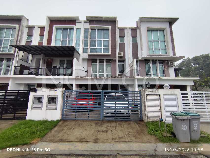3 Storey Terrace House