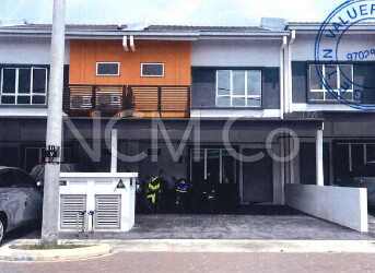 2 Storey Terrace House, Intermediate