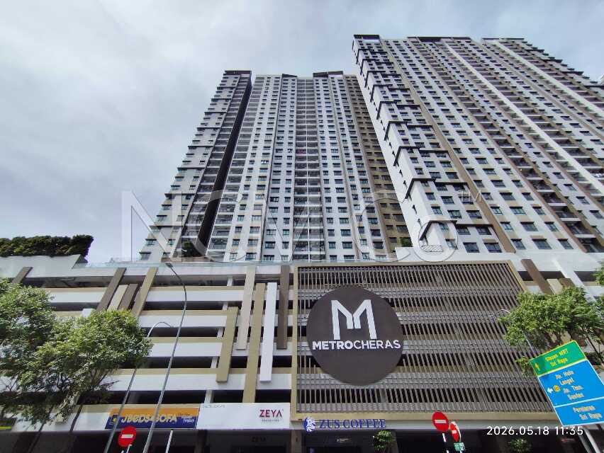 Service Apartment, Corner Lot