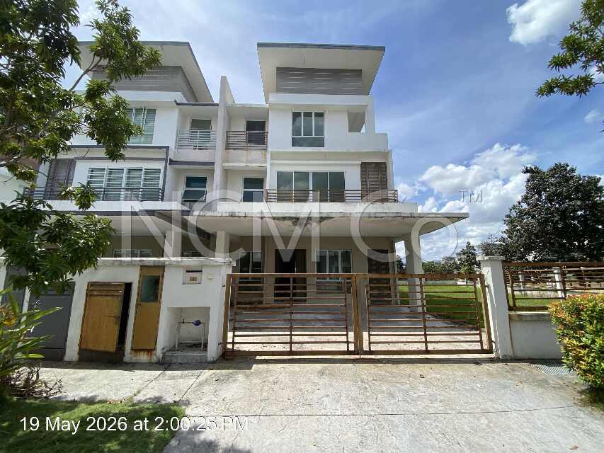 3 Storey Semi Detached House