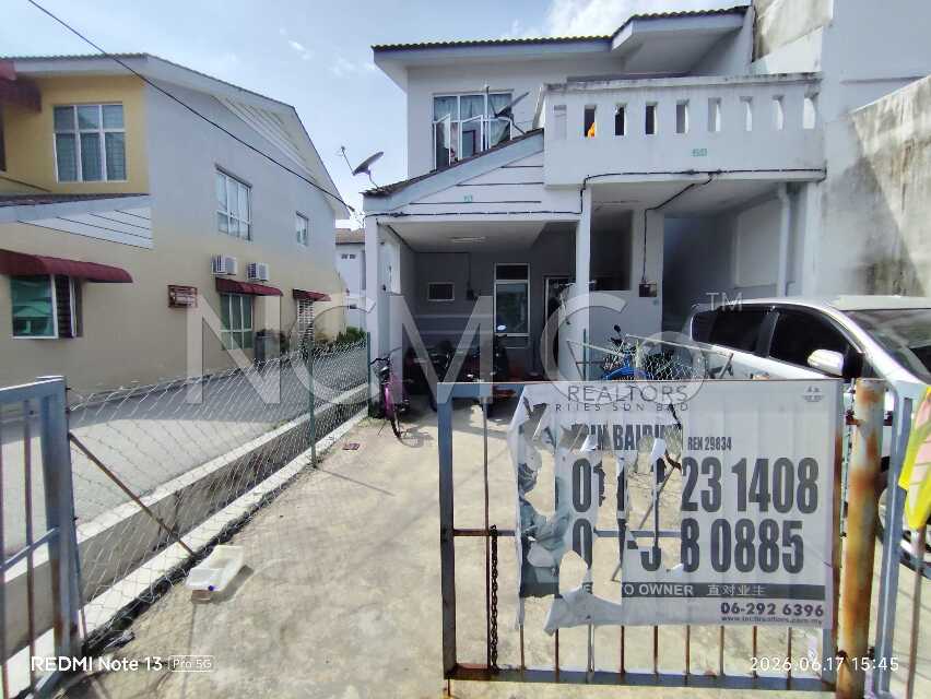 Town House, End Lot