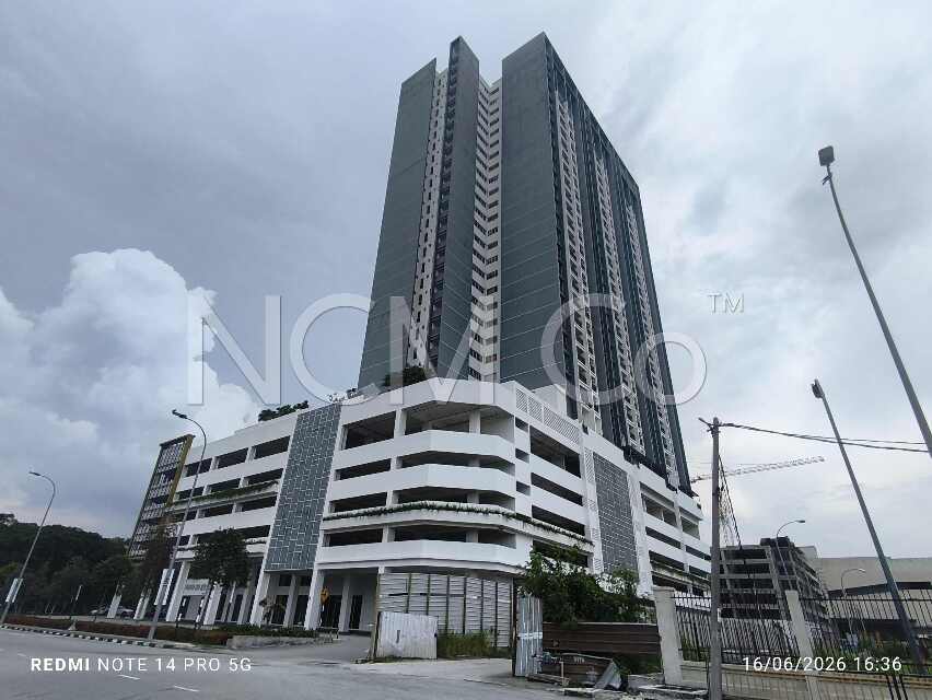 Service Apartment, Corner Lot
