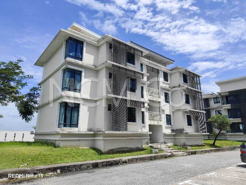 Town House, Corner Lot