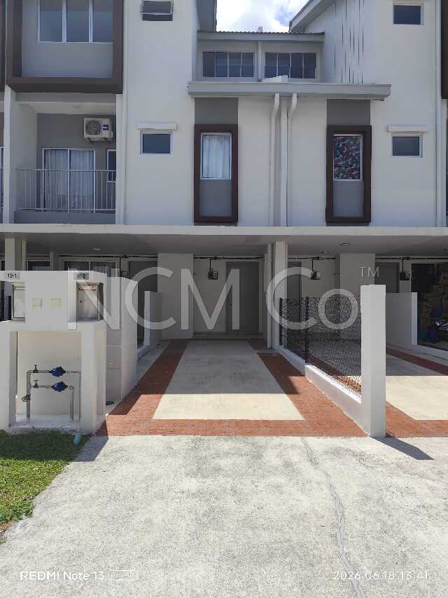Town House, Intermediate