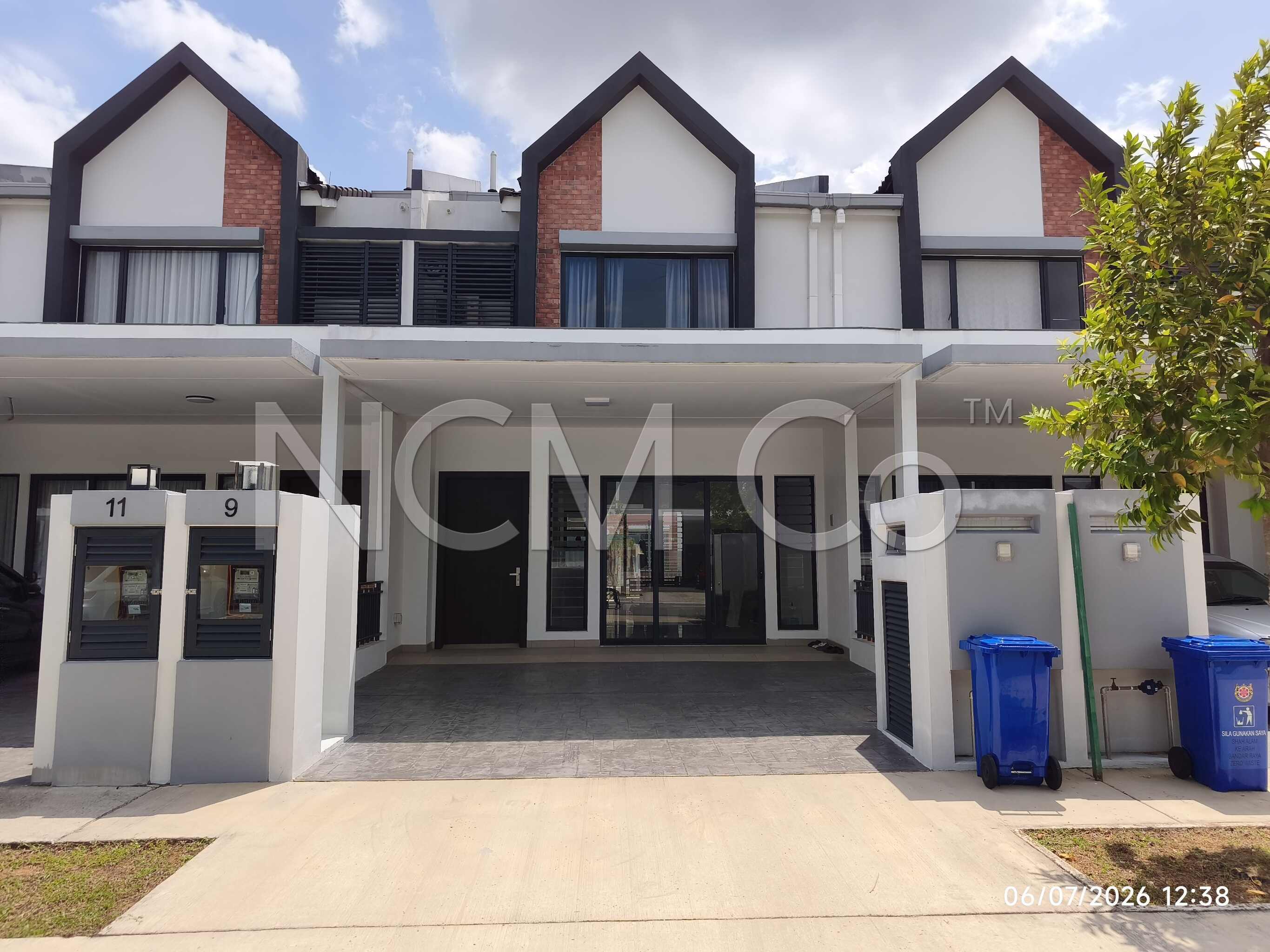 2 Storey Terrace House, Intermediate