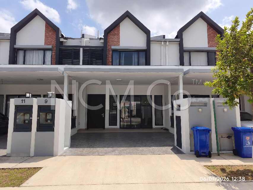 2 Storey Terrace House, Intermediate