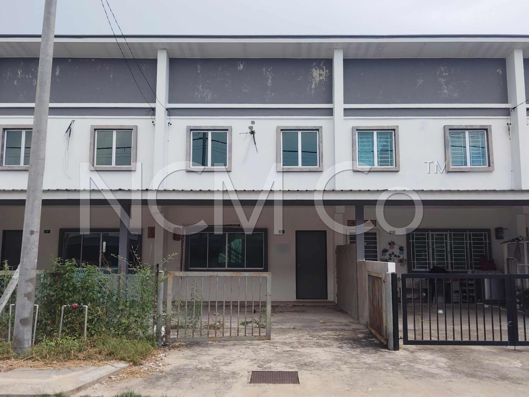 2 Storey Terrace House, Intermediate