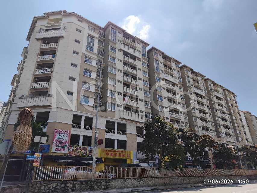 Service Apartment, Corner Lot