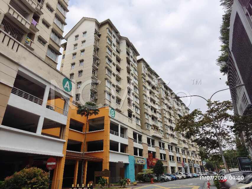 Service Apartment, Corner Lot