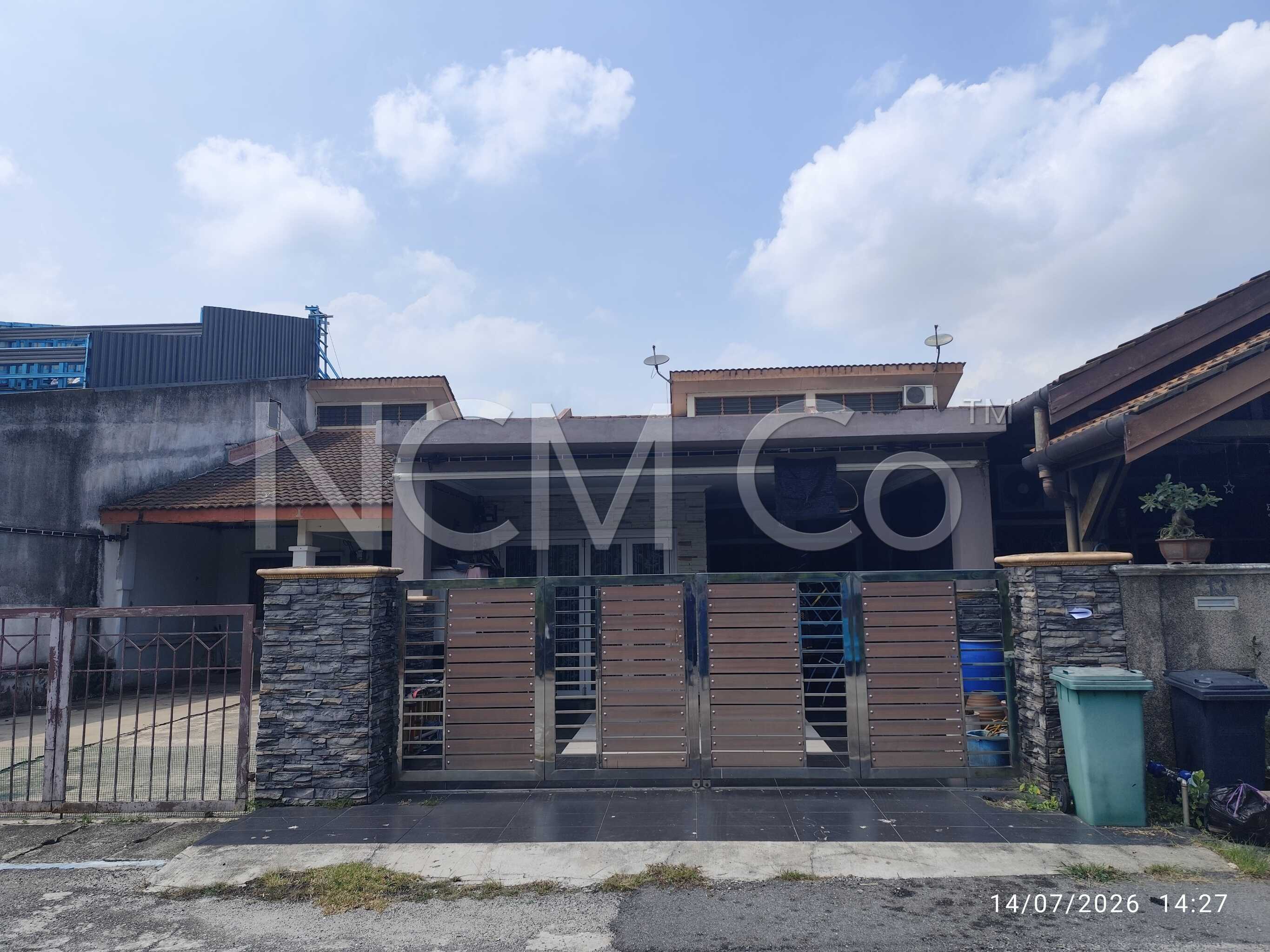 1 Storey Terrace House, Intermediate