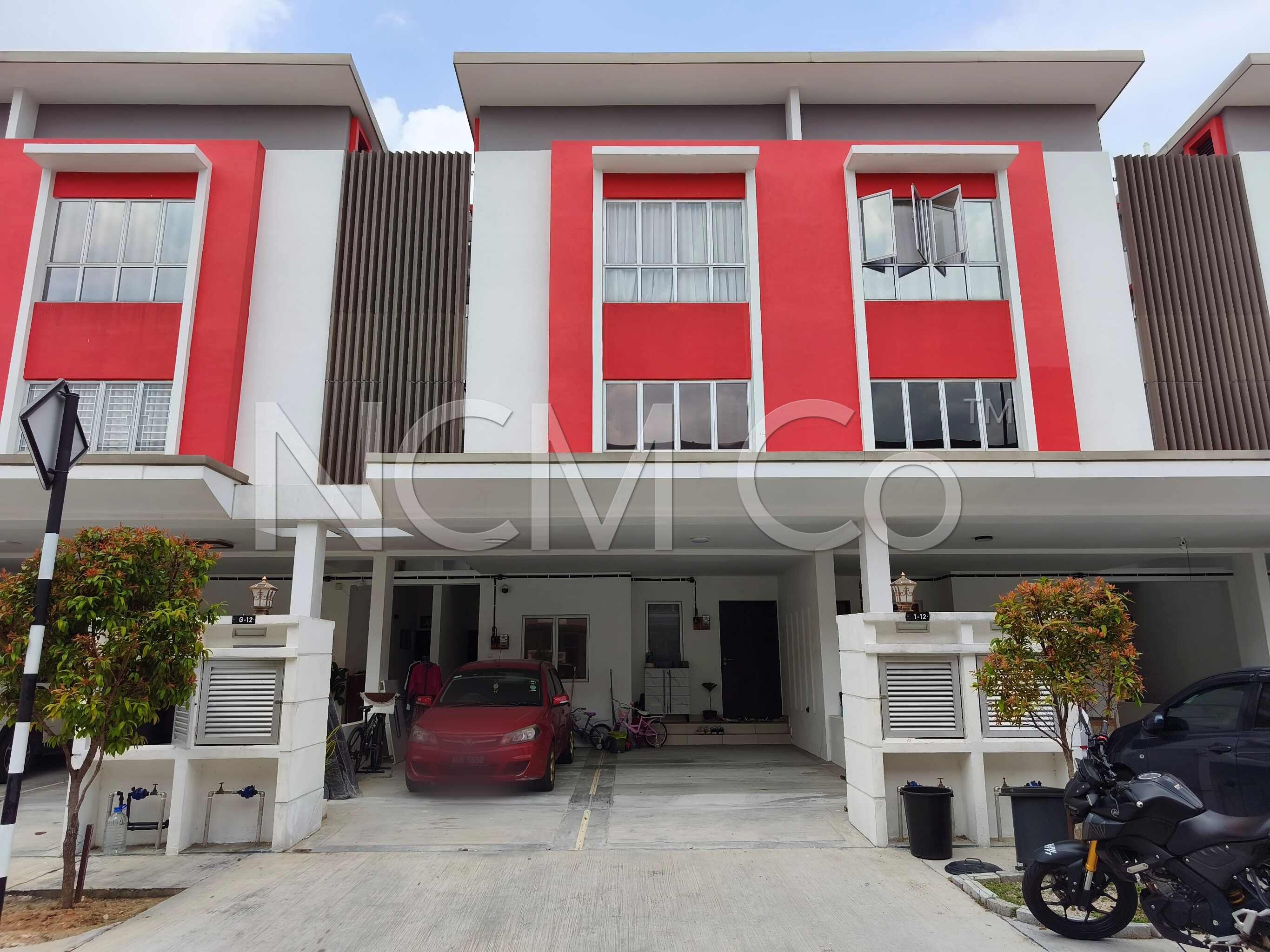 Town House (Upper Unit)