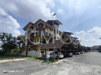 Duplex Townhouse, Corner Lot