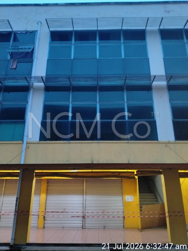 3 Storey Commercial Shop House, Intermediate