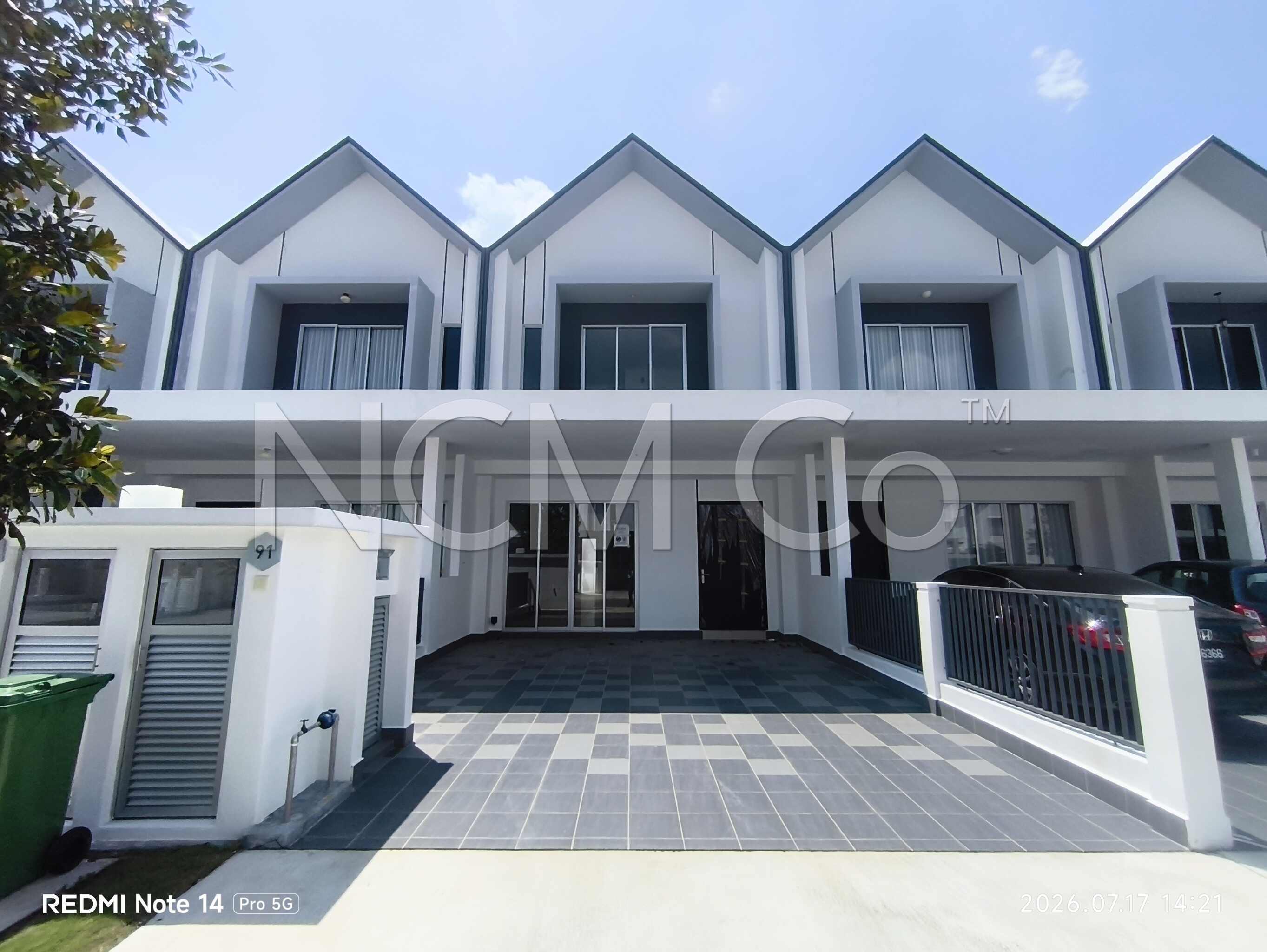 2 Storey Terrace House, Intermediate