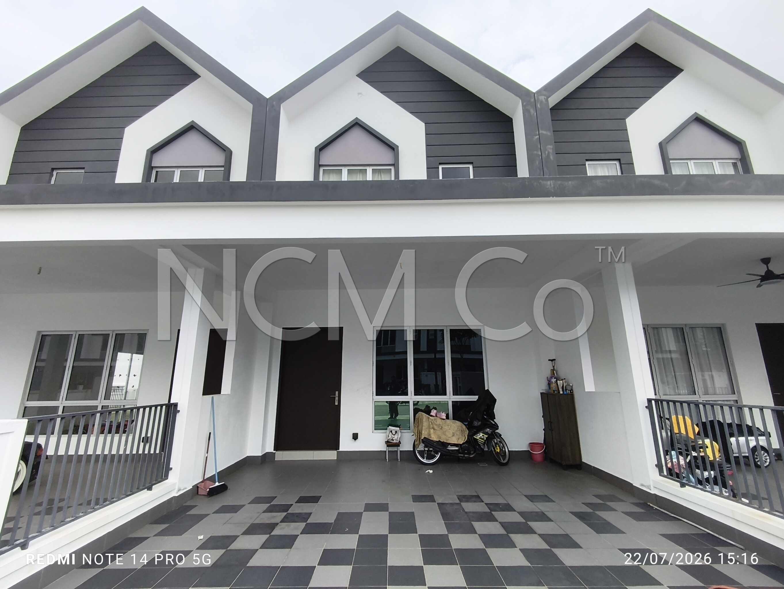 2 Storey Terrace House, Intermediate