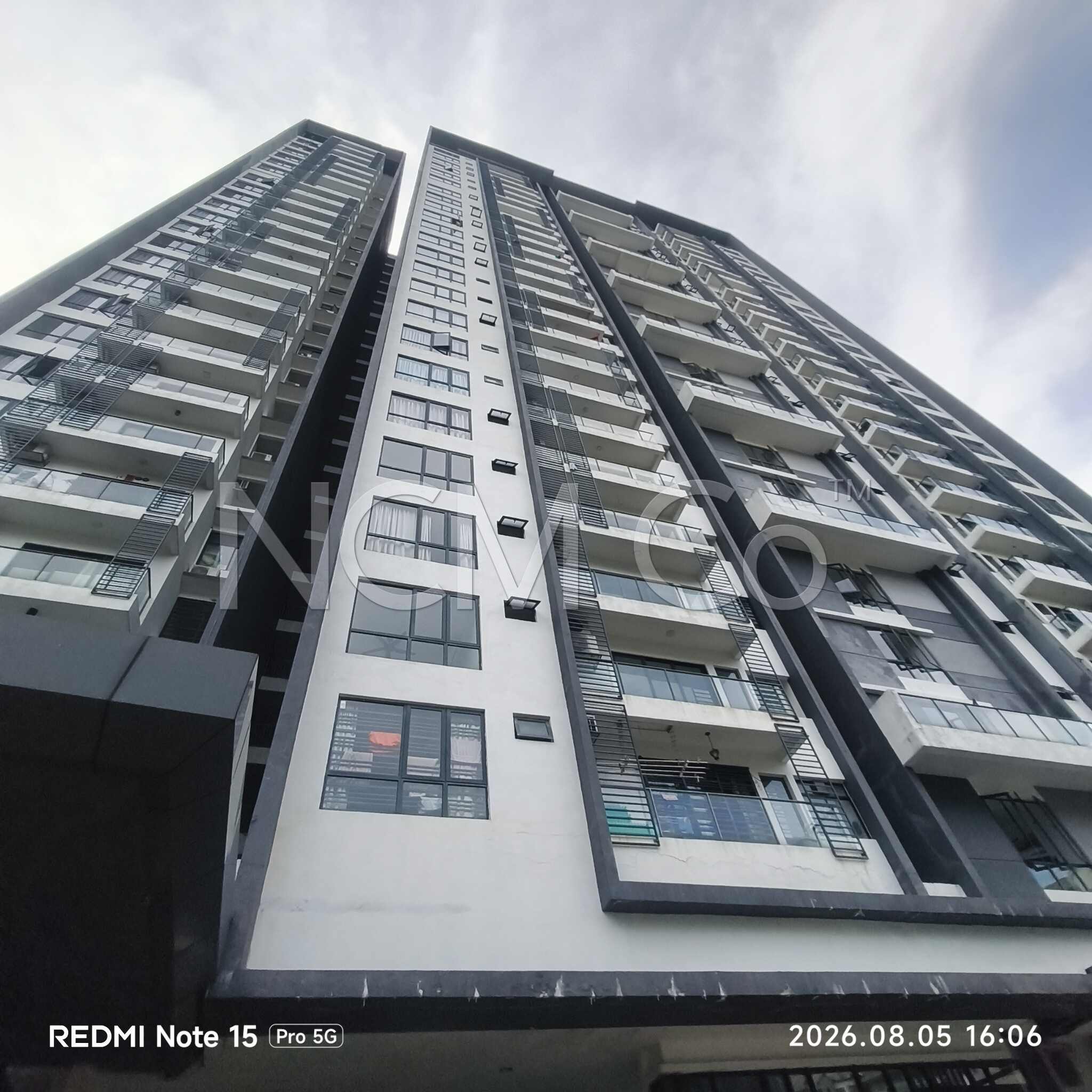 Condominium, End Lot