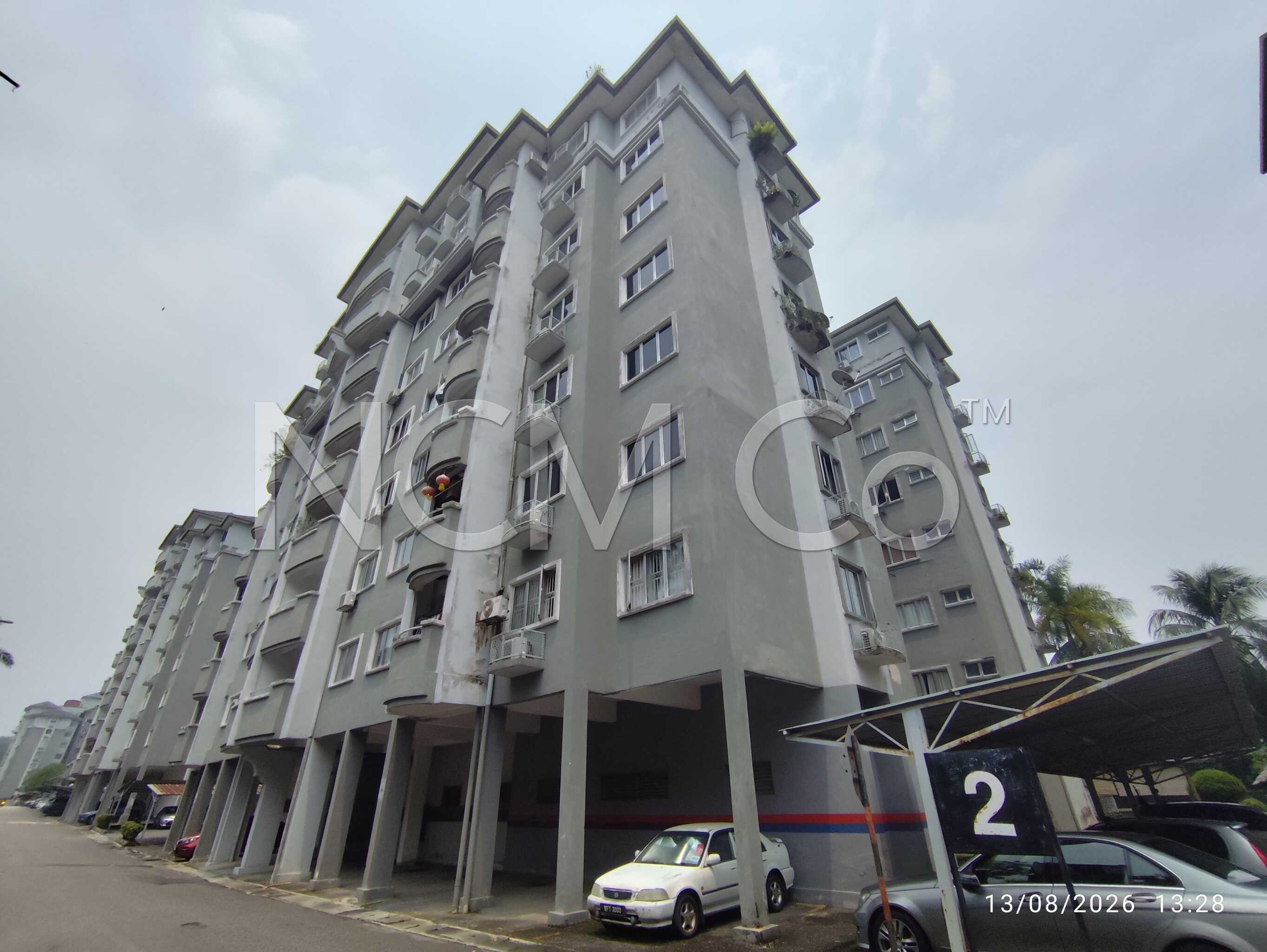 Condominium, Corner Lot
