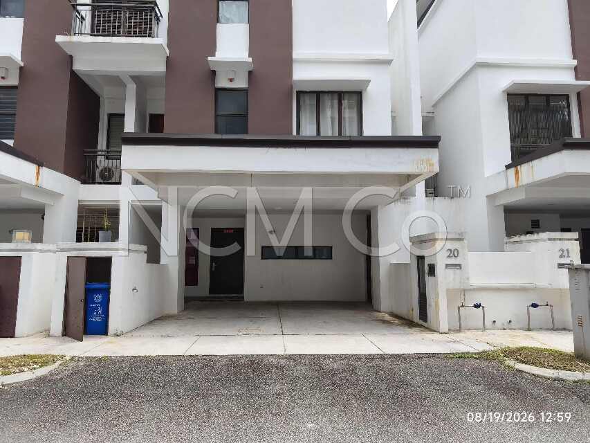 3 Storey Town House