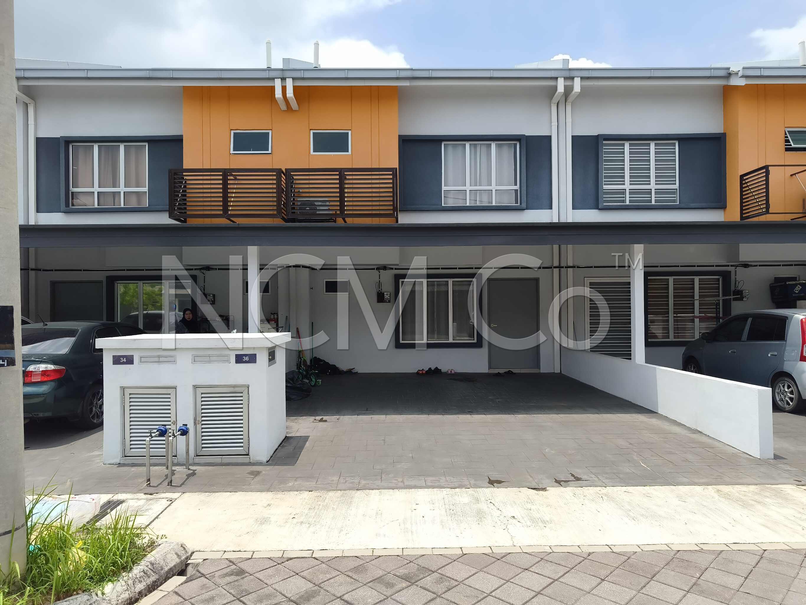 2 Storey Terrace House, Intermediate