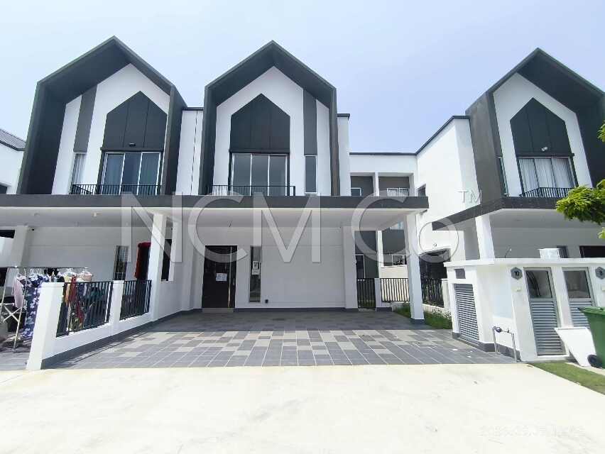 2 Storey Terrace House, Intermediate